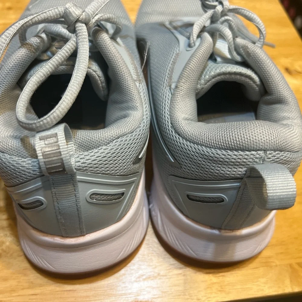 PUMA PUMALITE Women’s Sneakers – Size 8 – Light Gray/White Running Shoes